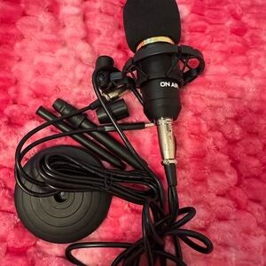 Microphone for Video Game Recording Audio